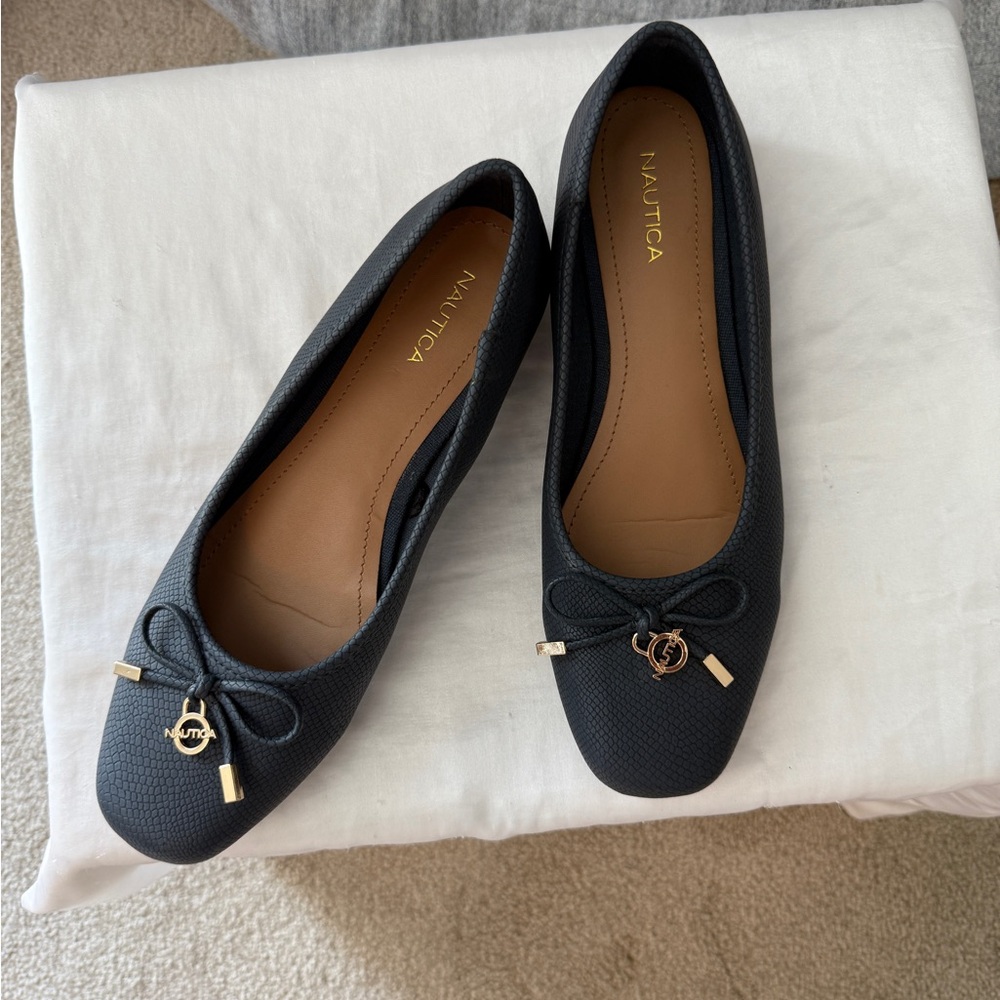 Nautica Women's Navy BlueTextured Flats